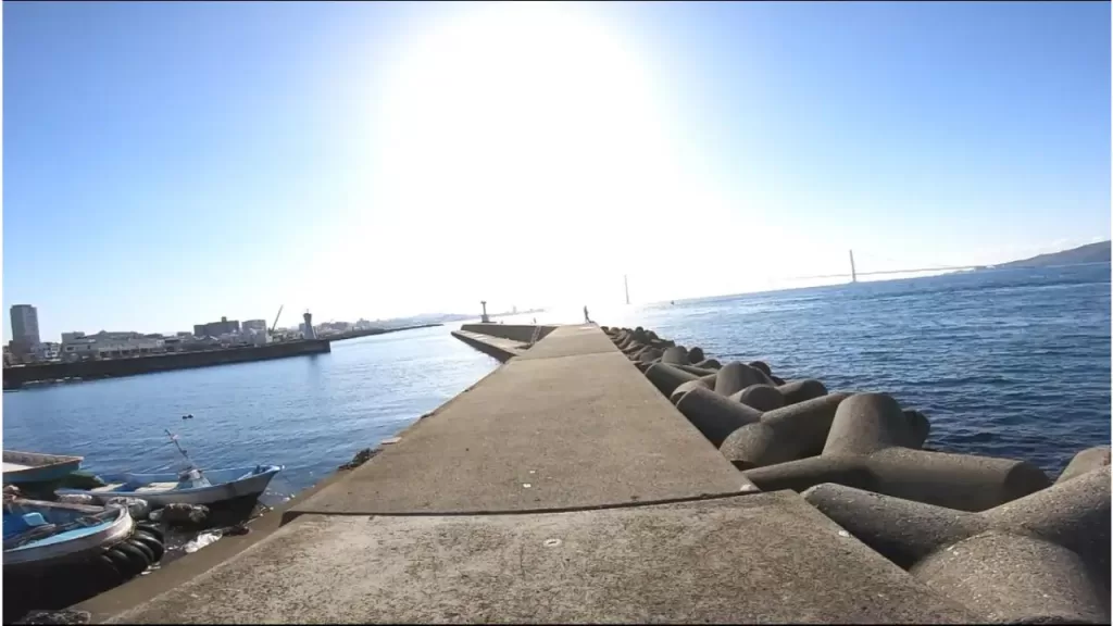 明石新波止の外側のテトラ帯の釣りポイント