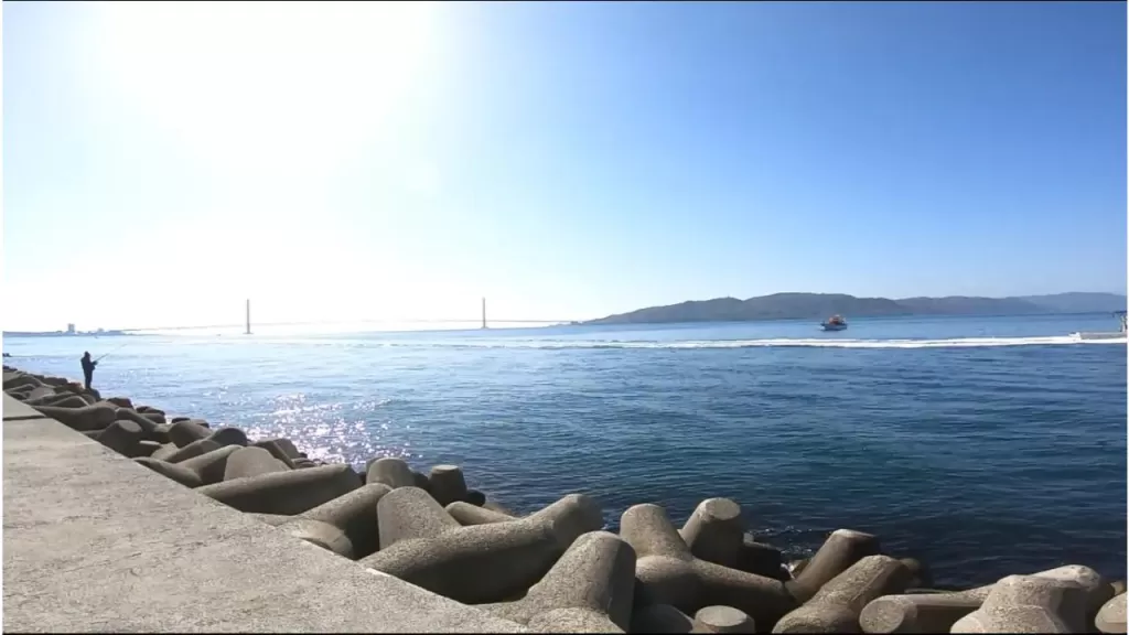 明石新波止の外側のテトラ帯の釣りポイントの様子