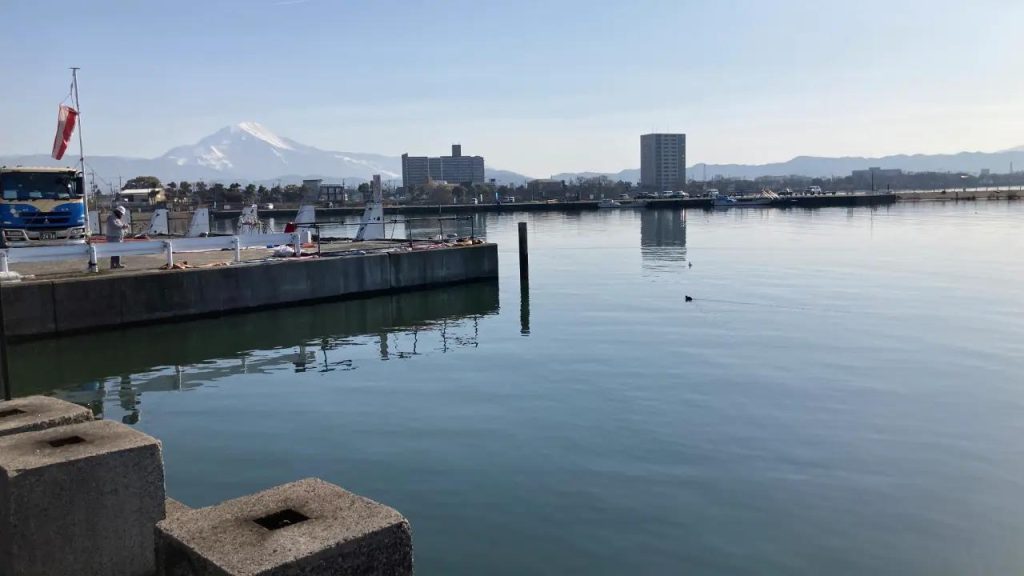 長浜港の東突堤前のバス釣りポイント