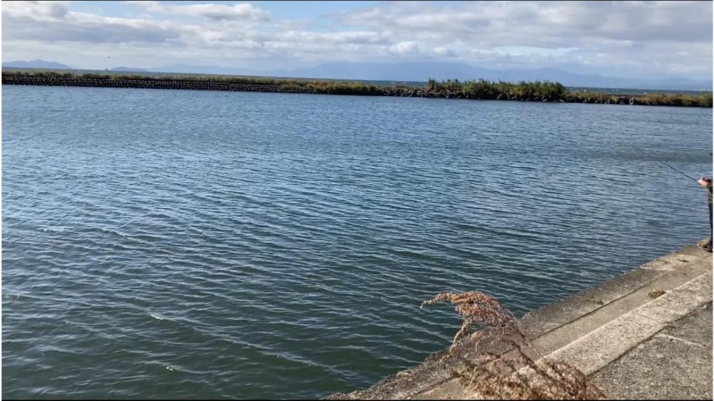 長浜港の西側突堤手前