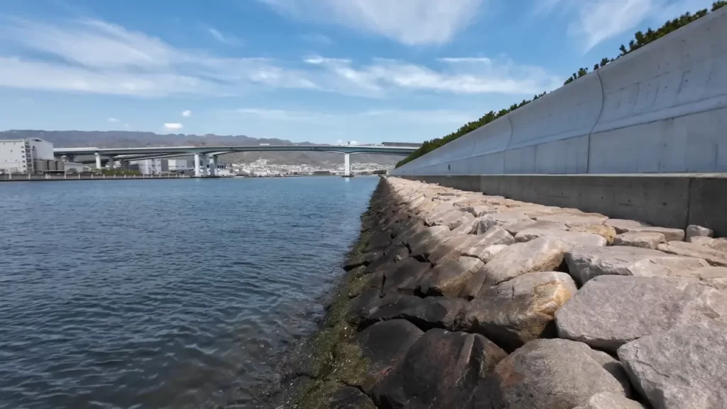 南芦屋浜西護岸南端の釣りポイントの北側